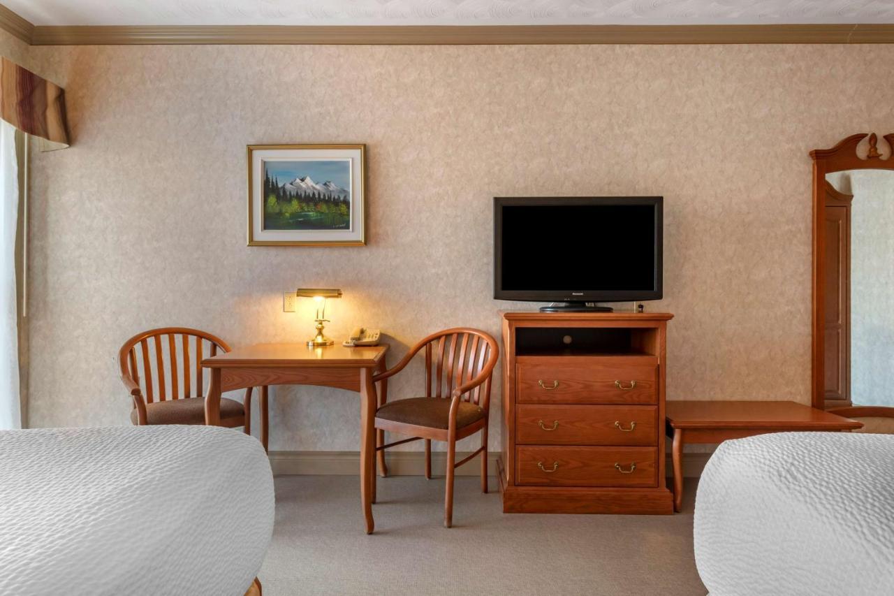 Best Western Plus Edmundston Exterior photo