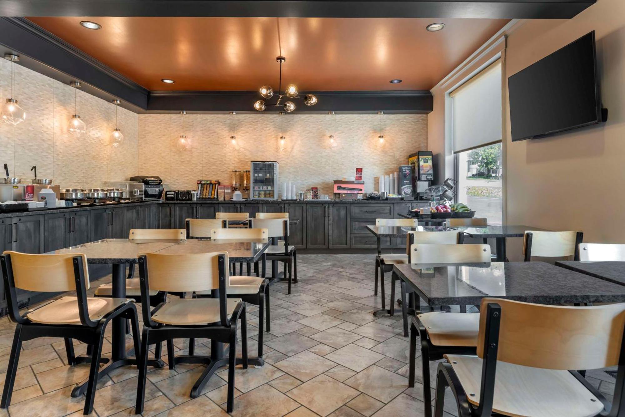 Best Western Plus Edmundston Exterior photo